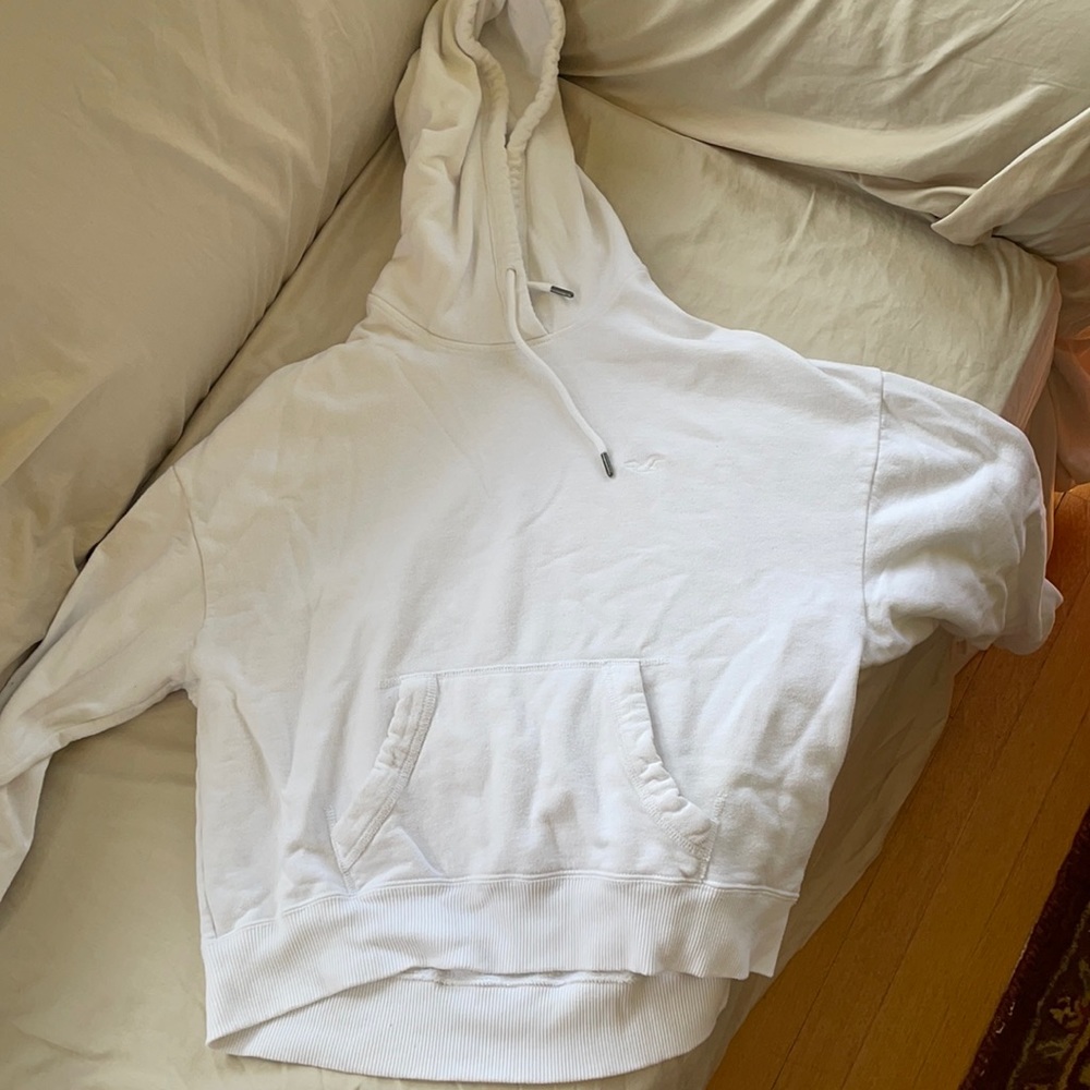 white hollister hoodie